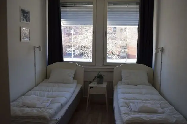 Tek Büyük veya İki Ayrı Yataklı Oda, Ortak Banyo
