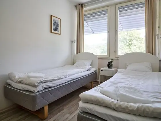 Tek Büyük veya İki Ayrı Yataklı Oda, Ortak Banyo