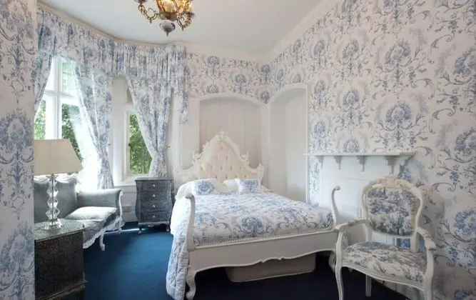 Tek Büyük Yataklı Oda, Banyolu/Duşlu