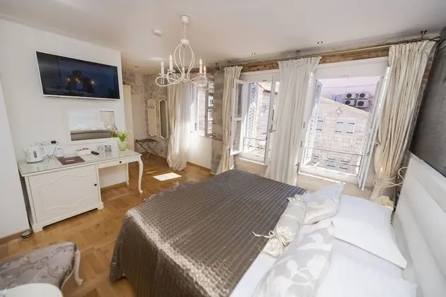 Deluxe Oda, 1 En Büyük (King) Boy Yatak