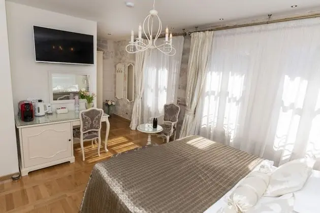 Deluxe Oda, 1 En Büyük (King) Boy Yatak