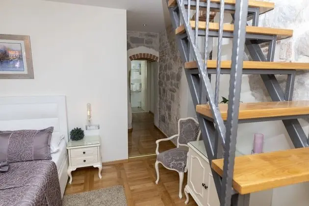 Family Tek Büyük Yataklı Oda