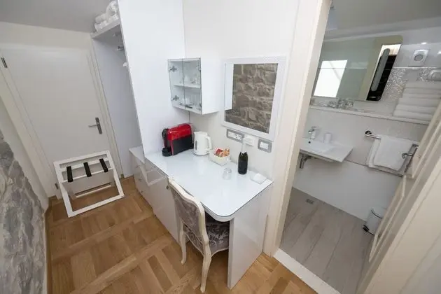 Family Tek Büyük Yataklı Oda