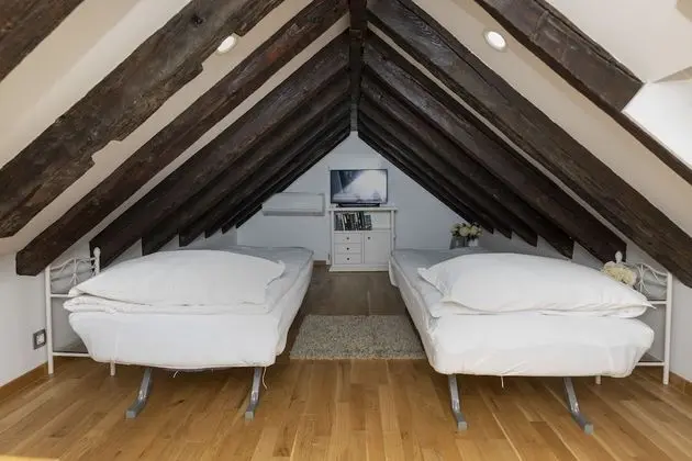 Family Tek Büyük Yataklı Oda