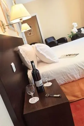 Tek Büyük veya İki Ayrı Yataklı Oda