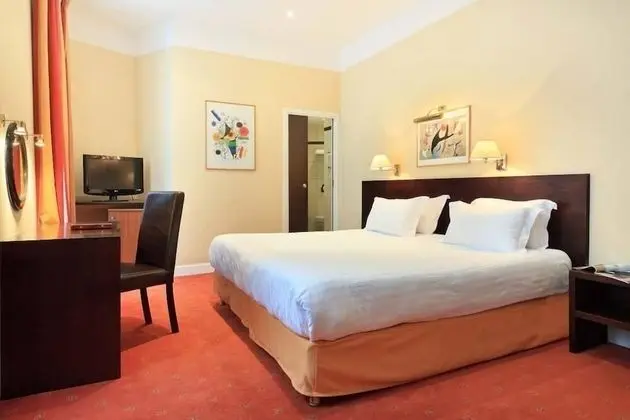 Tek Büyük veya İki Ayrı Yataklı Oda