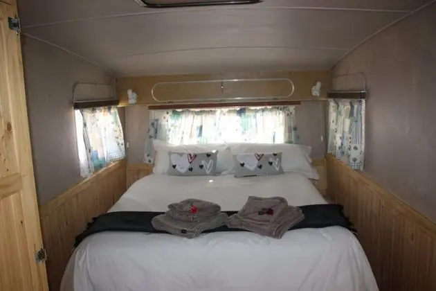 Kulübe, Nehir Manzaralı, Göl Kenarı