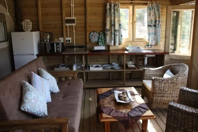 Kulübe, Nehir Manzaralı, Göl Kenarı