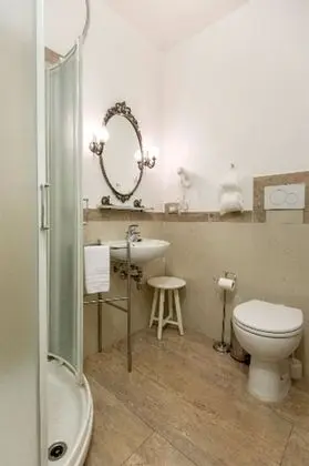 Tek Kişilik Oda, Ortak Banyo
