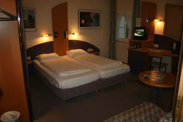 Comfort Tek Büyük Yataklı Oda