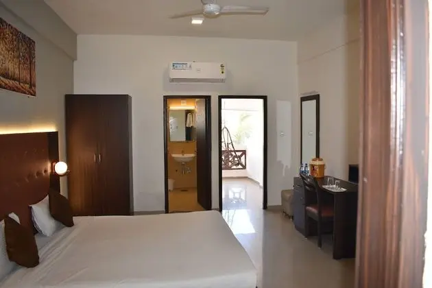 Deluxe Tek Büyük Yataklı Oda, Bahçe Manzaralı
