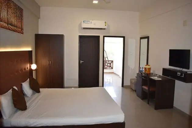 Deluxe Tek Büyük Yataklı Oda, Bahçe Manzaralı