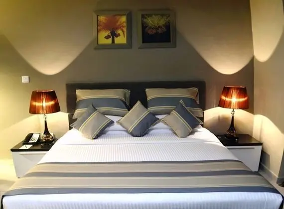 Suit Three Bedrooms