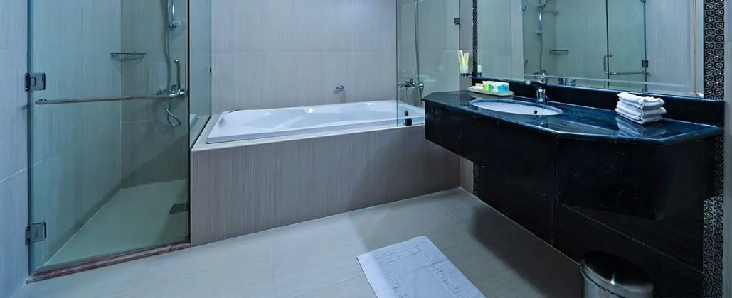 Suit Three Bedrooms