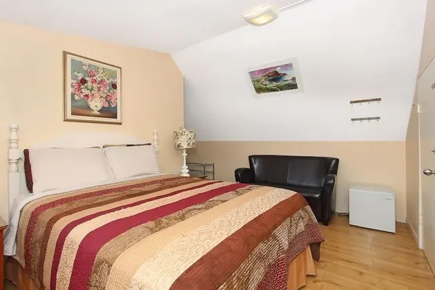 Çatı Katı (Loft), 1 Büyük (Queen) Boy Yatak, Şehir Manzaralı (Top Floor - 2 flights of stairs)