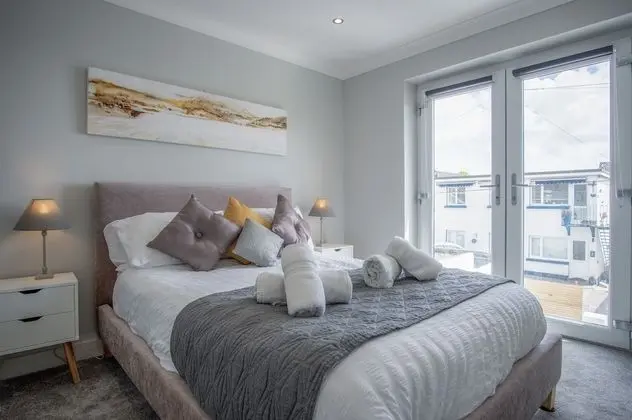Ev (4 Bedrooms)