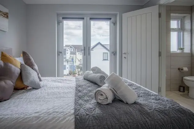 Ev (4 Bedrooms)