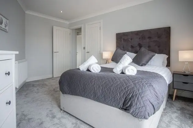 Ev (4 Bedrooms)