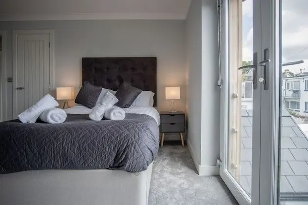 Ev (4 Bedrooms)