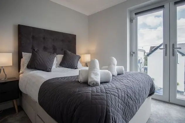 Ev (4 Bedrooms)