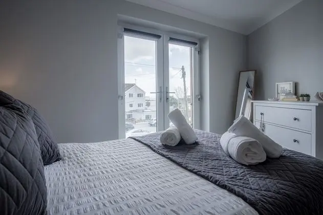 Ev (4 Bedrooms)