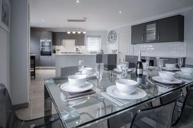 Ev (4 Bedrooms)