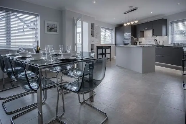 Ev (4 Bedrooms)