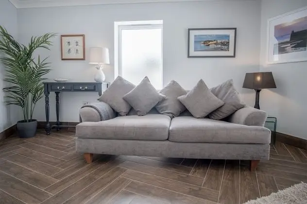 Ev (4 Bedrooms)