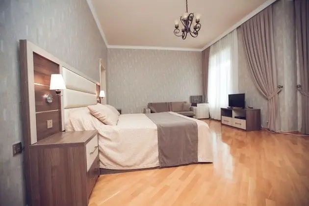 Büyük Yataklı Tek Kişilik Oda