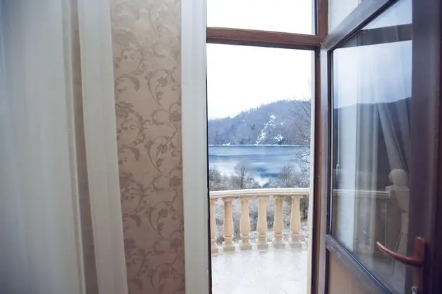 Büyük Yataklı Tek Kişilik Oda