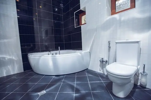 Büyük Yataklı Tek Kişilik Oda