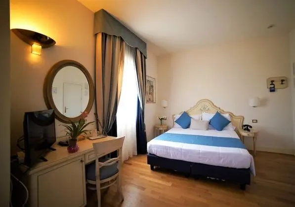 Standard Tek Büyük veya İki Ayrı Yataklı Oda