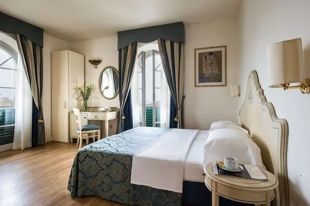 Superior Tek Büyük veya İki Ayrı Yataklı Oda