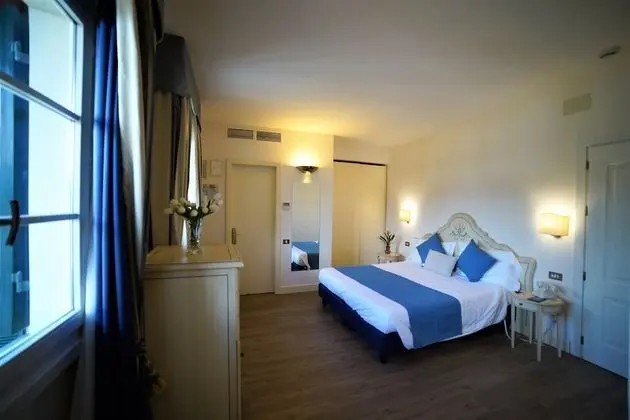 Superior Tek Büyük veya İki Ayrı Yataklı Oda