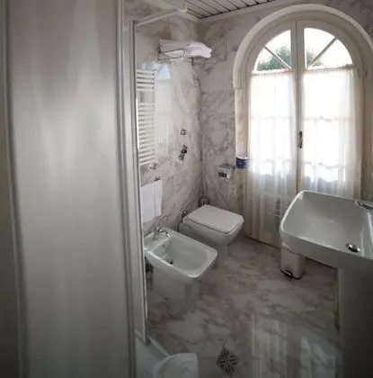 Superior Tek Büyük veya İki Ayrı Yataklı Oda