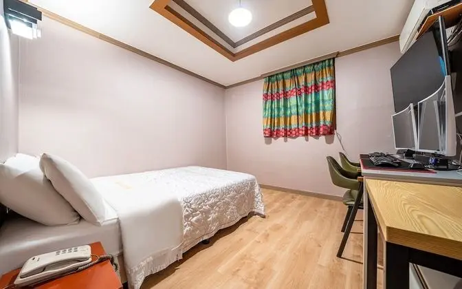Oda (Special room (Netflix Disney YouTube )