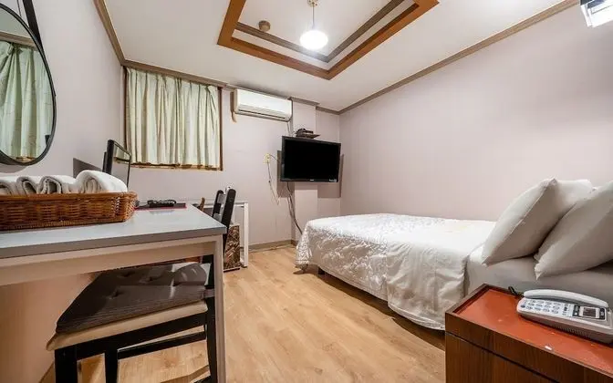 Oda (Standard Room (5 OTT channels includi)