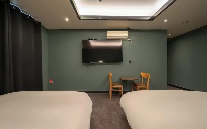 Oda (Twin/OTT movies (65-inch TV/high-end-)