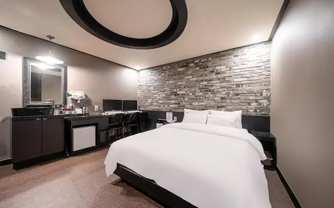 Oda (Deluxe (TV 2PC OTT))