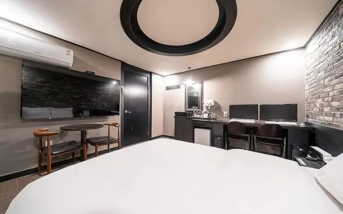 Oda (Deluxe (TV 2PC OTT))