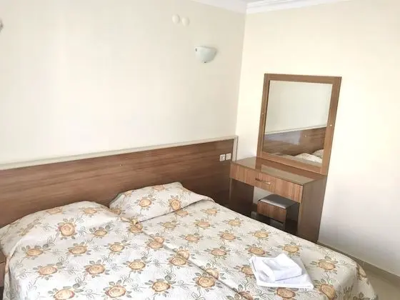 Comfort Room, Pool View