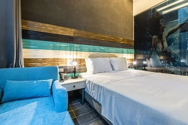 Deluxe Private Pool Rooms