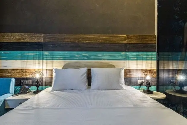 Deluxe Private Pool Rooms