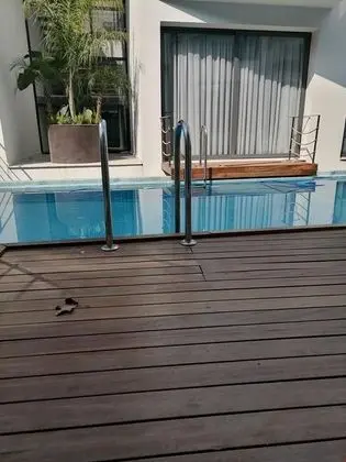 Ortak Havuza Erişimli Oda