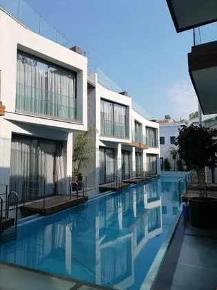 Ortak Havuza Erişimli Oda