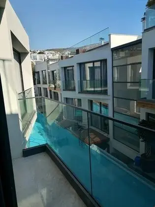 Standart Oda - Havuz Manzaralı