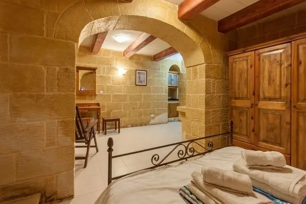 Standard Villa, Birden Çok Yatak, 2 Banyolu (Gozitan Farmhouse with Pool - PP 4)