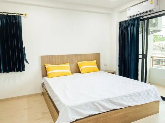 Apart Daire (Large Studio Apartment Sukhumvit)