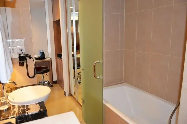 Deluxe Oda (Super Deluxe)