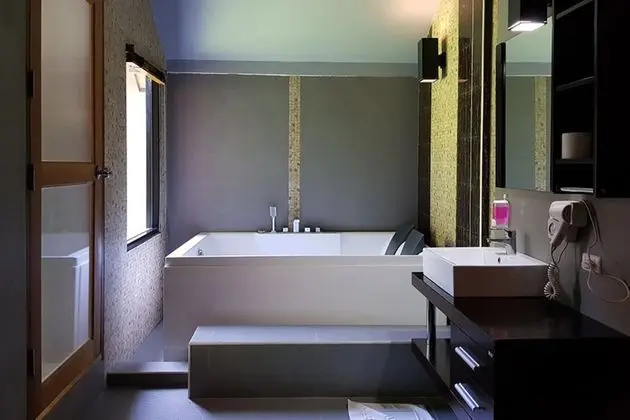 Deluxe Canal